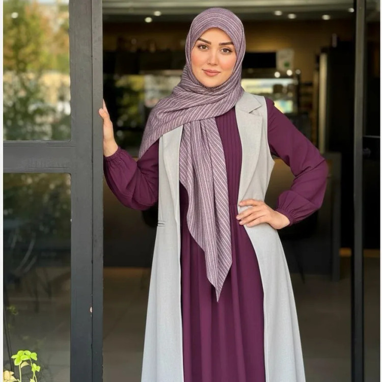 روسری نخ کاستوم طرح دیپلمات ریز سایز 140